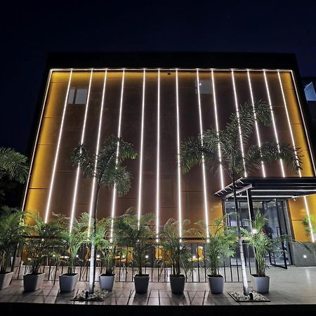 Fabhotel Oasis Yellow Courtyard โบปาล ภายนอก รูปภาพ